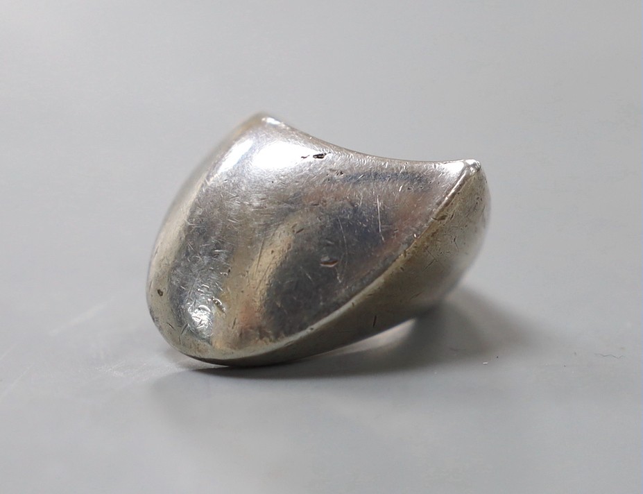 A stylish Georg Jensen sterling 925 modernist ring, no. 91, size O.